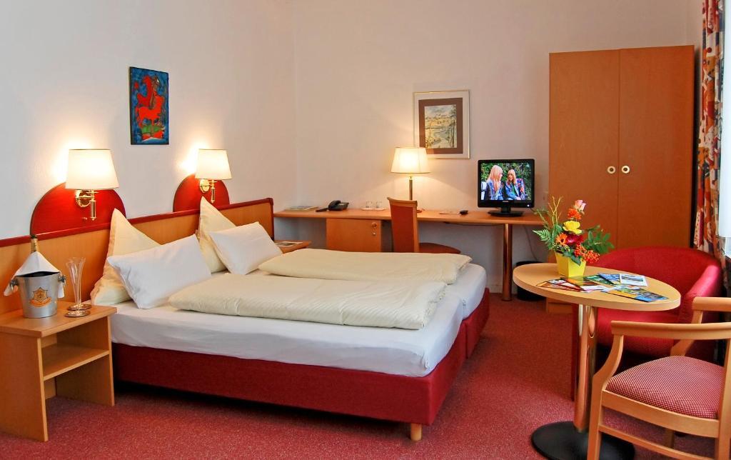 Hansa Hotel Мендиг Экстерьер фото